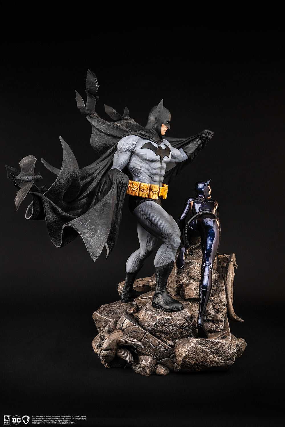 PRE-ORDER Batman & Catwoman Reunion Statue