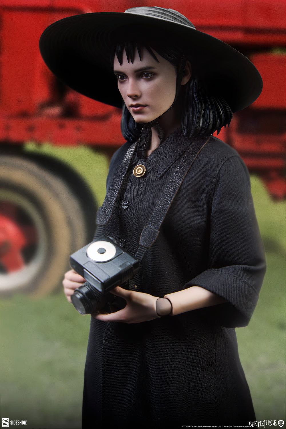 PRE-ORDER Sideshow Beetlejuice Lydia Deetz Sixth Scale Figure