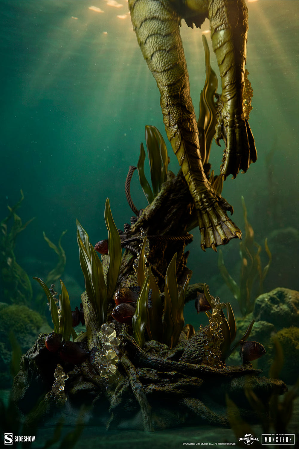 PRE-ORDER Sideshow Universal Monsters Creature from the Black Lagoon Premium Format Figure