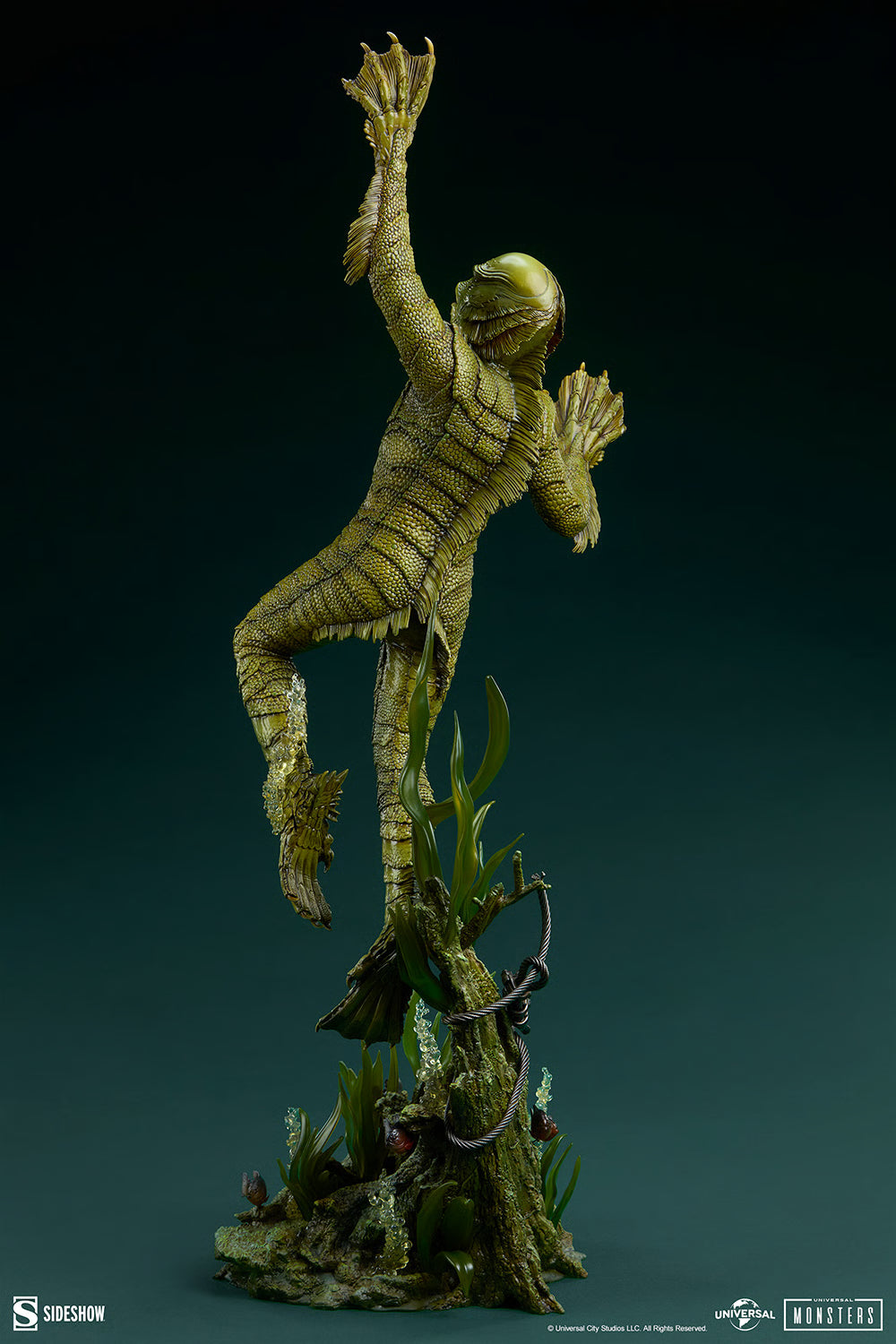PRE-ORDER Sideshow Universal Monsters Creature from the Black Lagoon Premium Format Figure