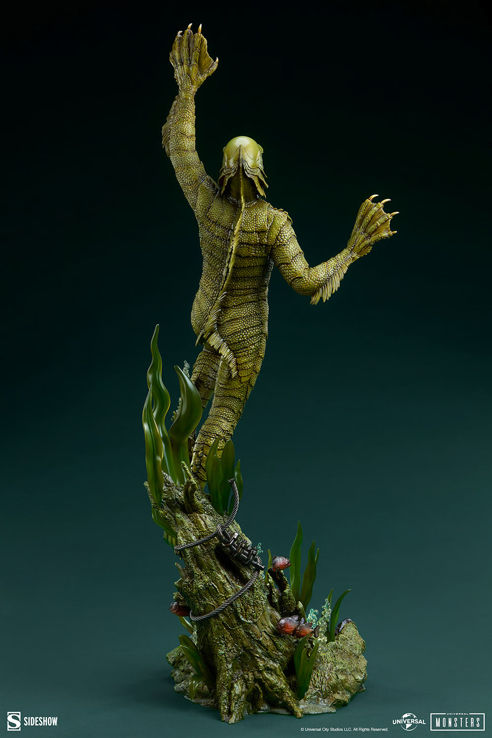 PRE-ORDER Sideshow Universal Monsters Creature from the Black Lagoon Premium Format Figure