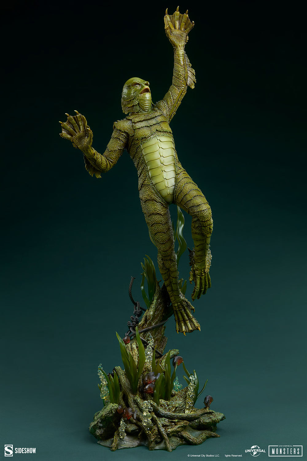 PRE-ORDER Sideshow Universal Monsters Creature from the Black Lagoon Premium Format Figure