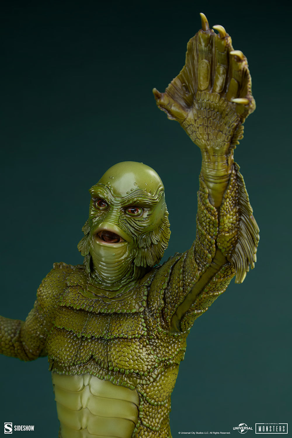 PRE-ORDER Sideshow Universal Monsters Creature from the Black Lagoon Premium Format Figure