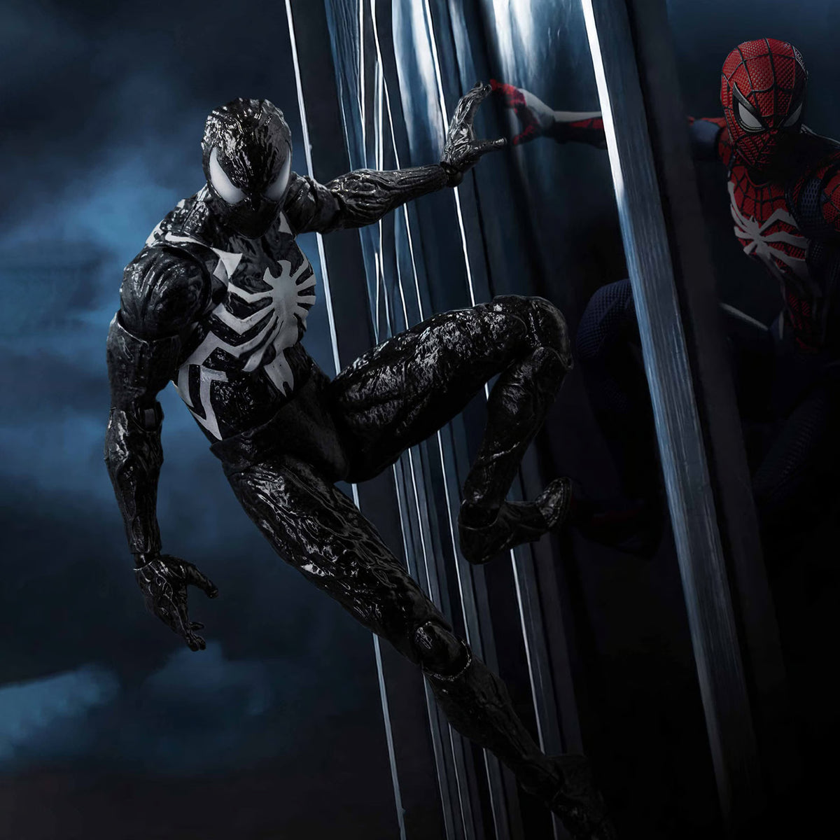 PRE-ORDER DLX Spider-Man Symbiote Suit (Peter Parker) Action Figure Threezero