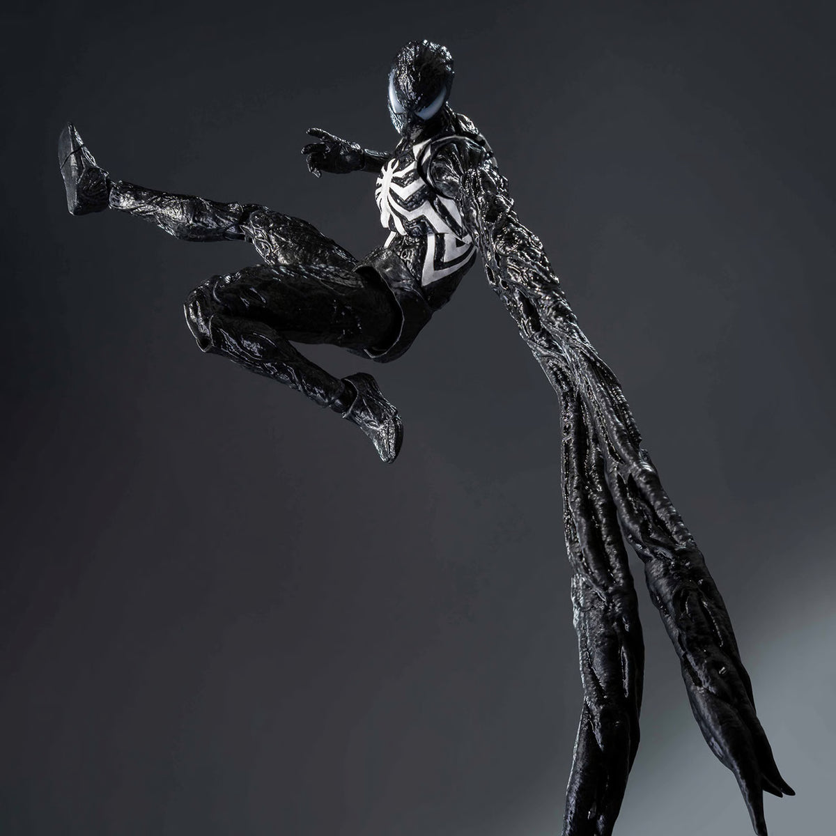 PRE-ORDER DLX Spider-Man Symbiote Suit (Peter Parker) Action Figure Threezero