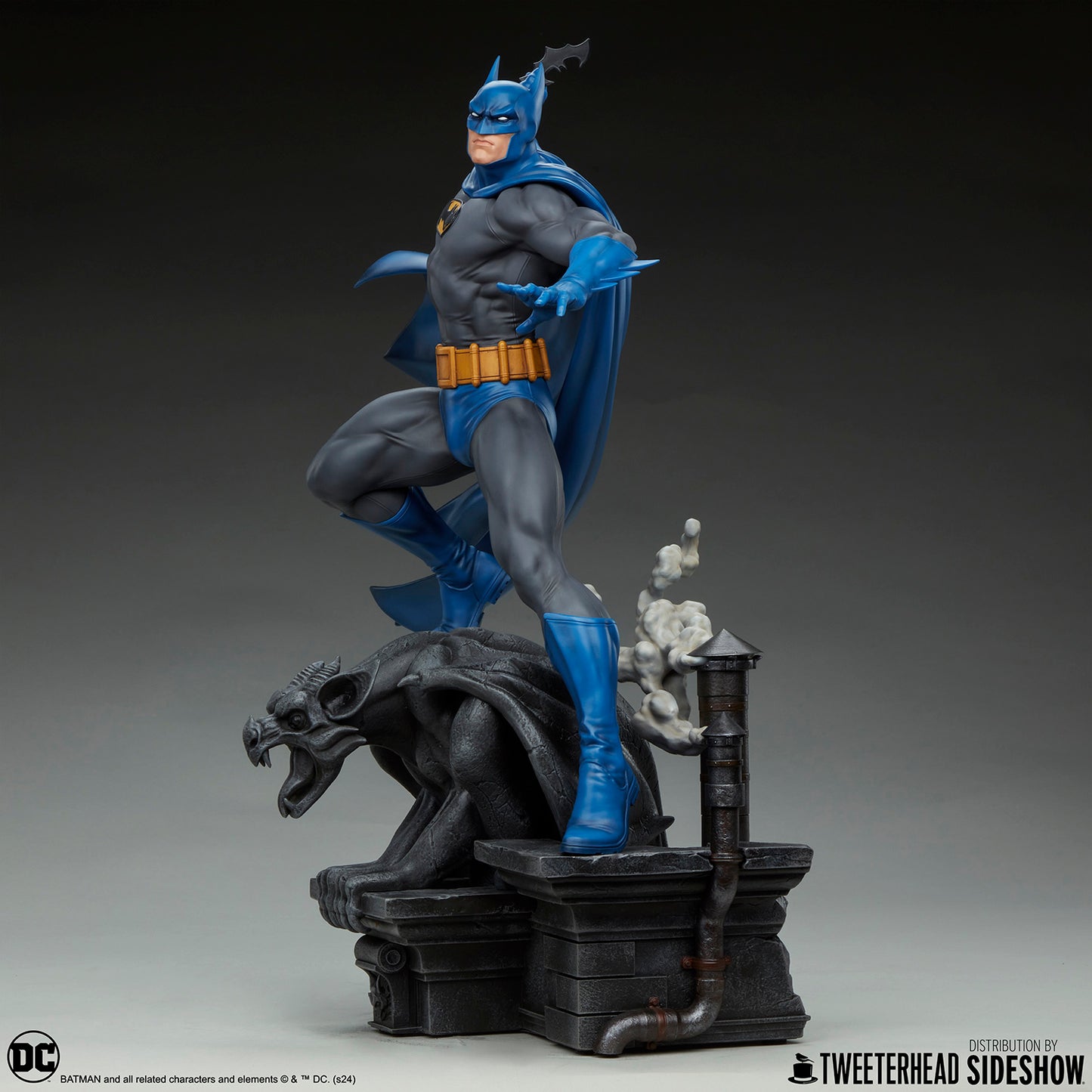 PRE-ORDER Batman™ (Retro Edition) Sixth Scale Maquette