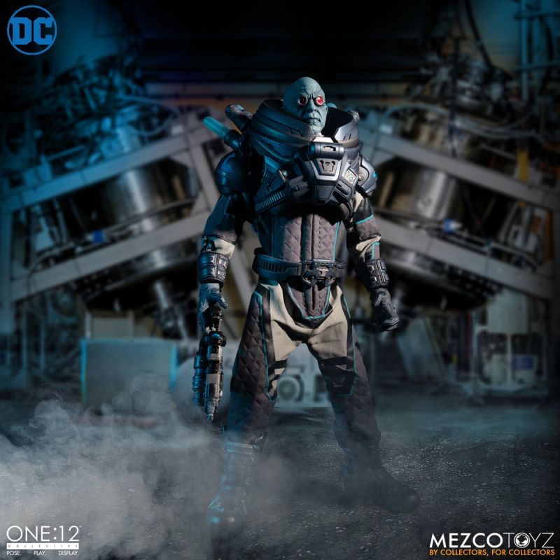 Mezco One:12 Mr. Freeze Deluxe Edition