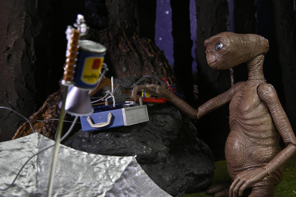 E.T. The Extra-Terrestrial 40th Anniversary Ultimate E.T. Deluxe Set