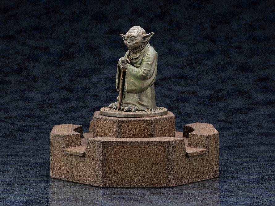 Star Wars: The Empire Strikes Back Yoda Fountain Limited Edition Statue