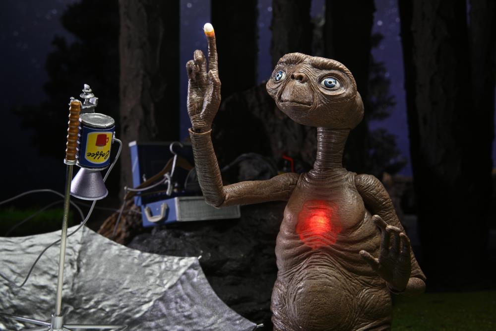 E.T. The Extra-Terrestrial 40th Anniversary Ultimate E.T. Deluxe Set