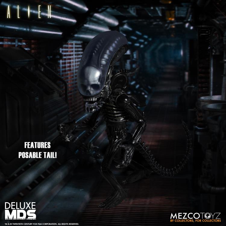 Alien Mezco Designer Series Deluxe Alien Set