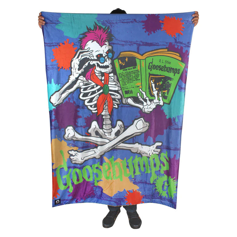 Goosebumps® Curly Throw Blanket