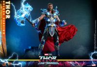 Pre-Order Thor (Deluxe Version) Sixth Scale Figure